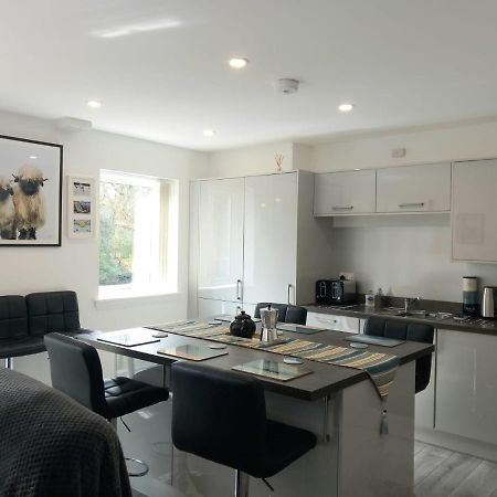Beautiful Riverside Holiday Home 卡伦德 外观 照片